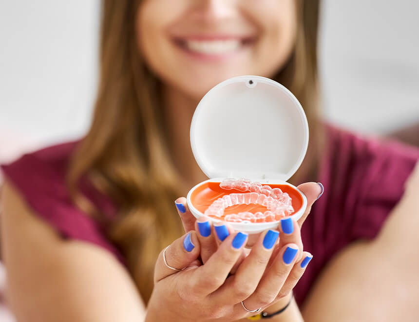 Beware Christmas Clear Aligner Offers: Why Trust a Specialist Orthodontist With Your Smile